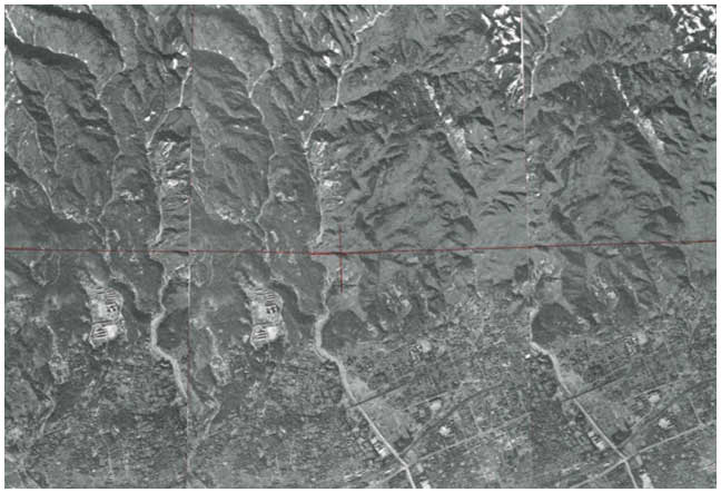 �ʐ^3�@�Z�g�여��̗��̎��ʐ^�i�ČR���a23�N�i1948�j11��22���B�e�CR462�C72�`74�C���k��1/15,823�̎ʐ^�����Ƃɍ쐬�j